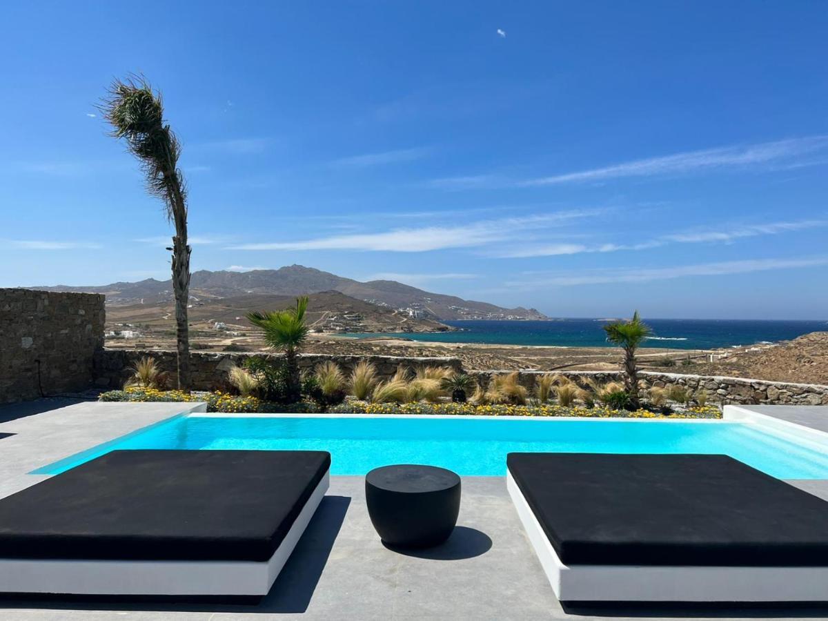 Black And White Ftelia - Mykonos *