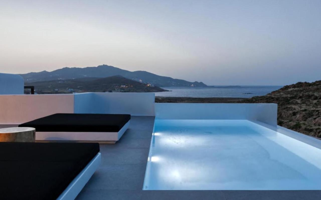 Black And White Ftelia - Mykonos *