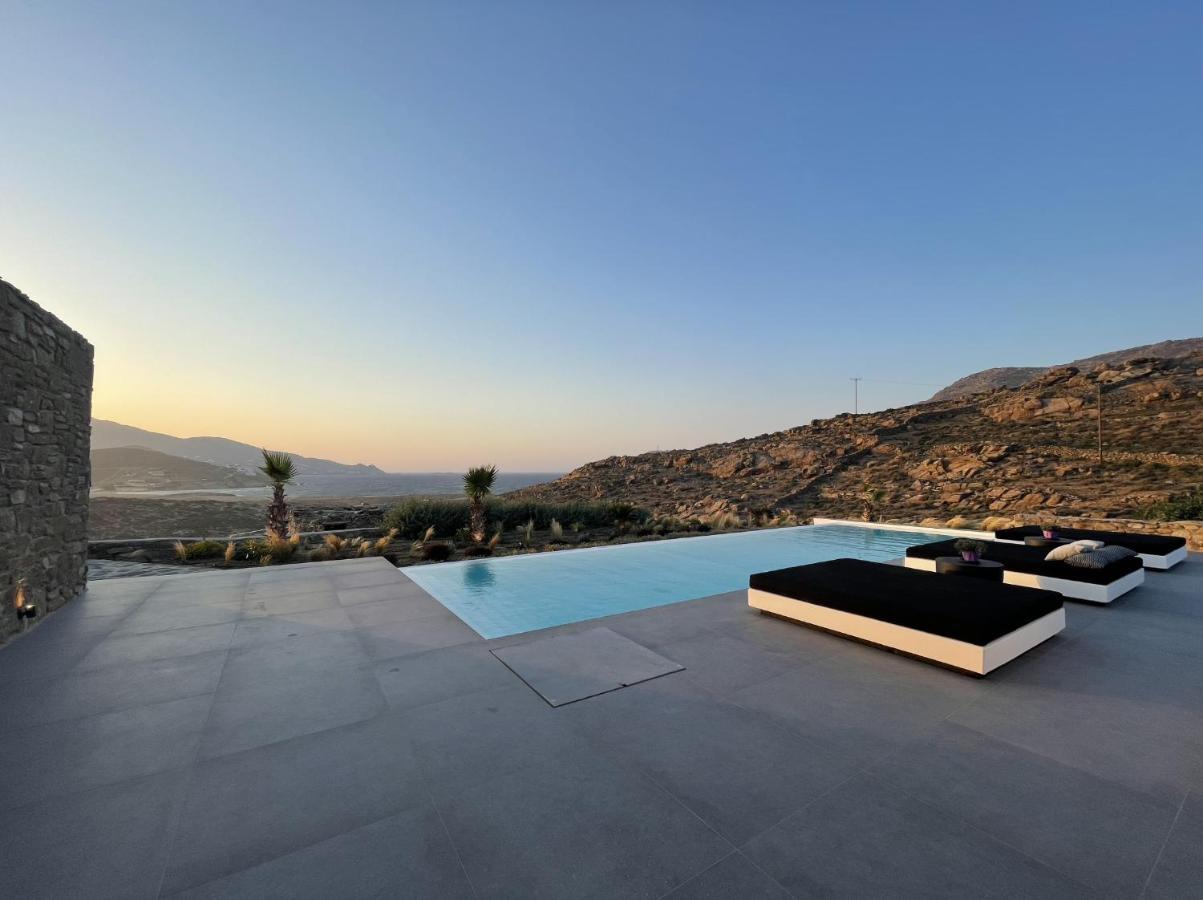 Villa Black And White Ftelia - Mykonos *
