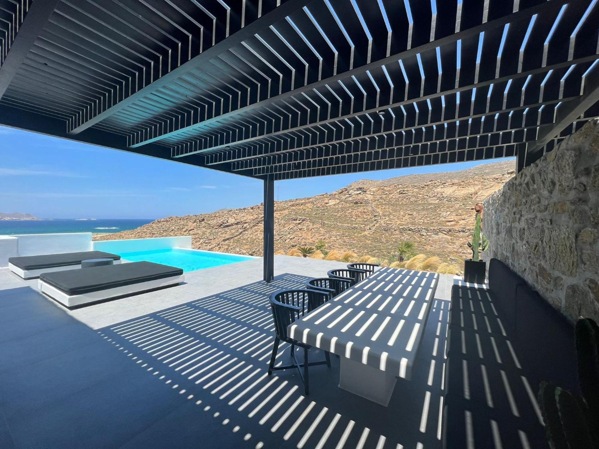 Black And White Ftelia - Mykonos Villa *